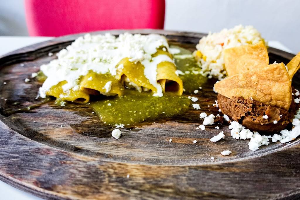 L. A. Chankla | restaurant | 5354 Wilshire Blvd, Los Angeles, CA 90036, USA | 3239368337 OR +1 323-936-8337