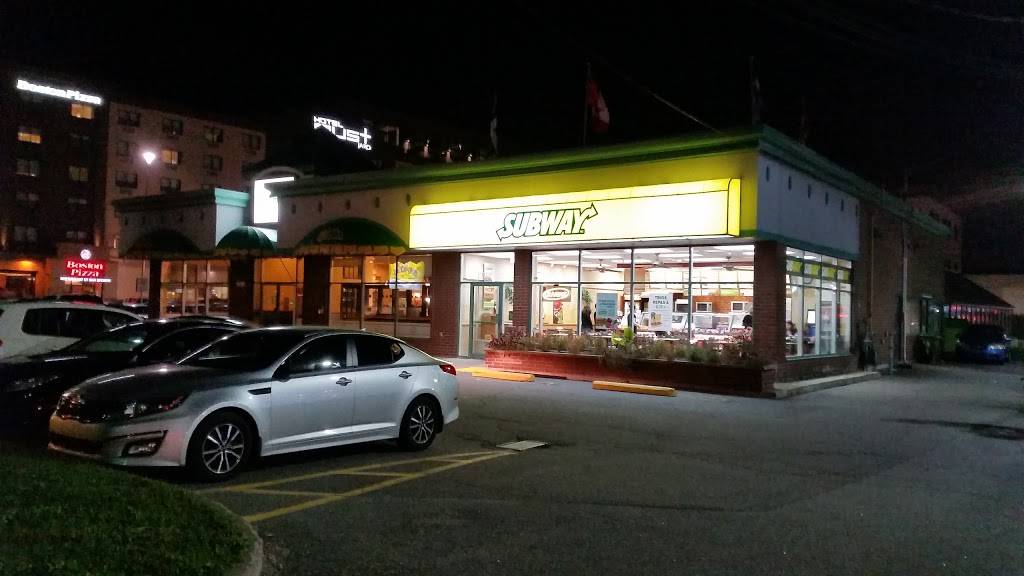 Subway | restaurant | #A, 1333 Route de lAéroport, LAncienne-Lorette, QC G2G 1G5, Canada | 4188775641 OR +1 418-877-5641