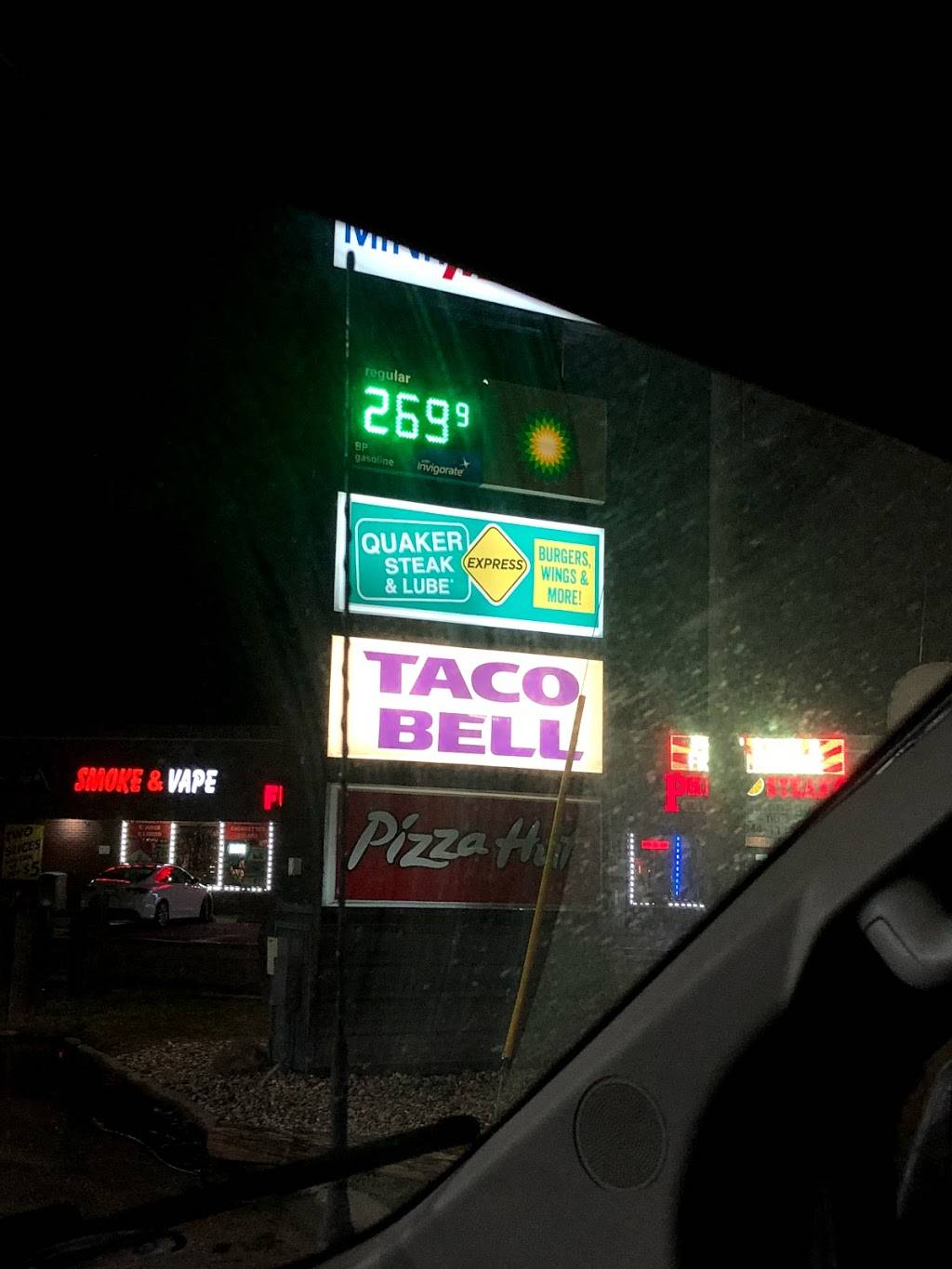 Quaker Steak & Lube | restaurant | 2510 Burr St, Gary, IN 46406, USA | 2198453721 OR +1 219-845-3721