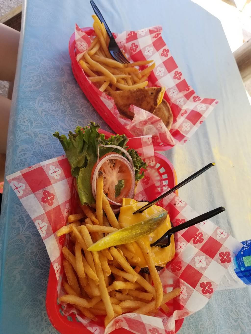 Barnacles | restaurant | 4401 Point House Trail, Captiva, FL 33924, USA | 2394721200 OR +1 239-472-1200