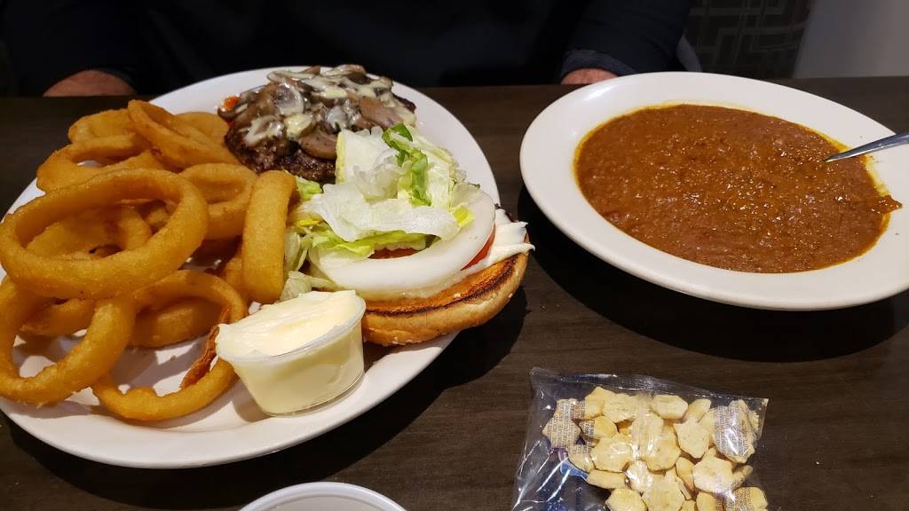 Charlies | restaurant | 1631 Toll Gate Dr, Maumee, OH 43537, USA | 4197947870 OR +1 419-794-7870