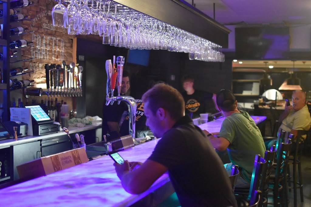 Avicollis Coal Fire | restaurant | 104 Limestone Plaza, Fayetteville, NY 13066, USA | 3156375800 OR +1 315-637-5800