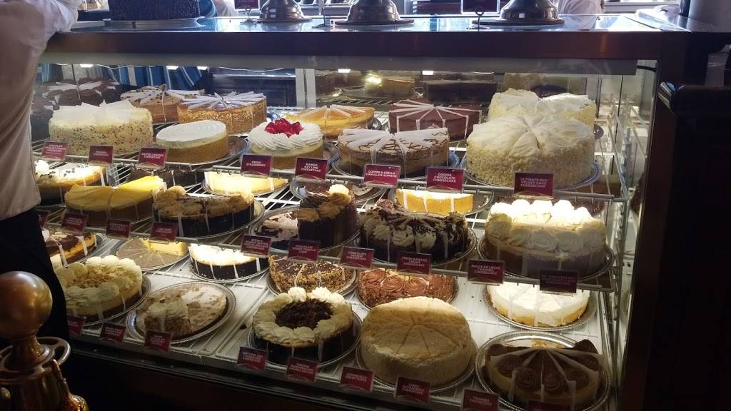The Cheesecake Factory | restaurant | 2020 Spring Rd, Oak Brook, IL 60523, USA | 6305731800 OR +1 630-573-1800