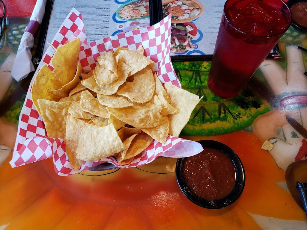 Chapala Mexican Restaurant | restaurant | 105 S Clairborne Rd, Olathe, KS 66062, USA | 9133900280 OR +1 913-390-0280