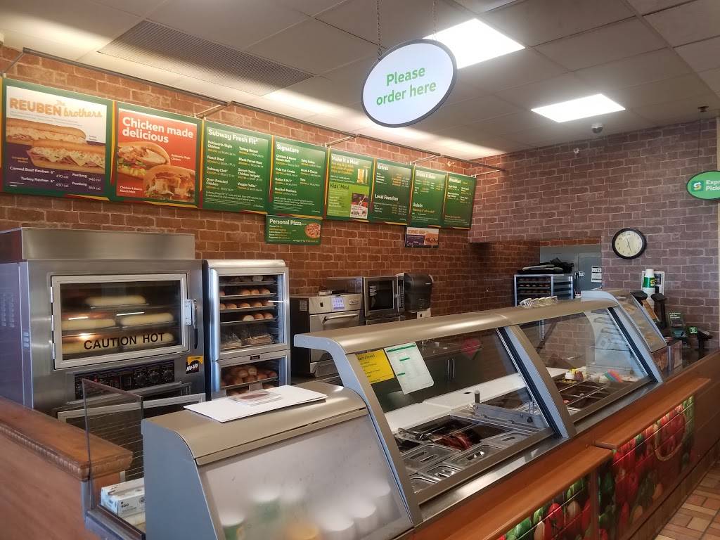 Subway | restaurant | 7241 S 76th St, Franklin, WI 53132, USA | 4144252055 OR +1 414-425-2055