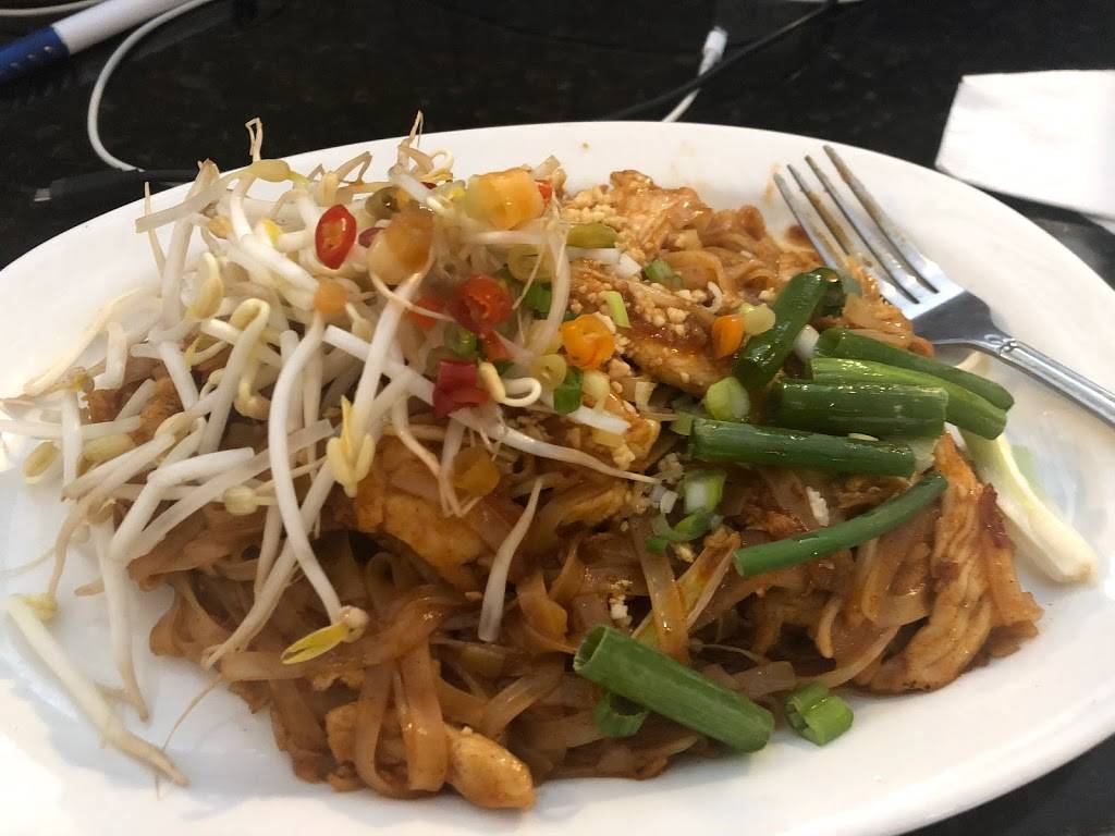 Thai Basil | restaurant | 4445 E Bay Dr # 301, Clearwater, FL 33764, USA | 7275326108 OR +1 727-532-6108