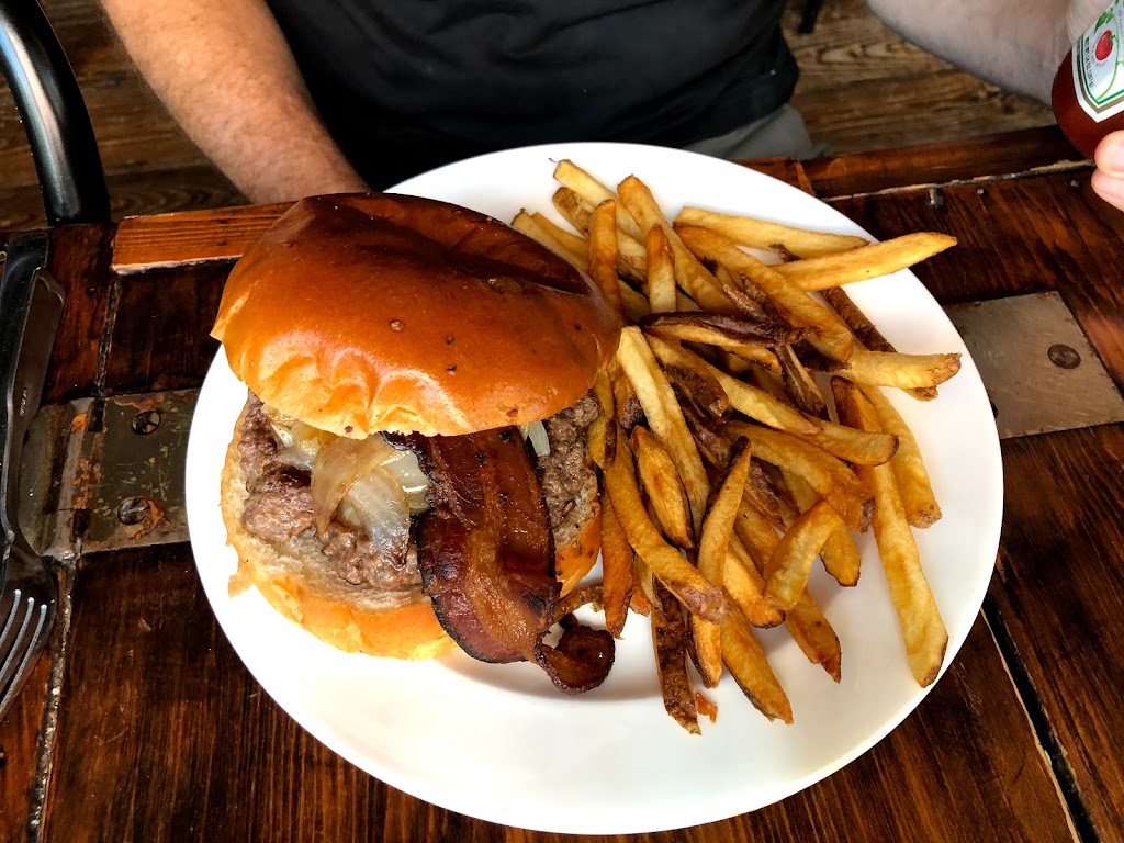 The Squealing Pig | restaurant | 134 Smith St, Boston, MA 02120, USA | 6173225299 OR +1 617-322-5299