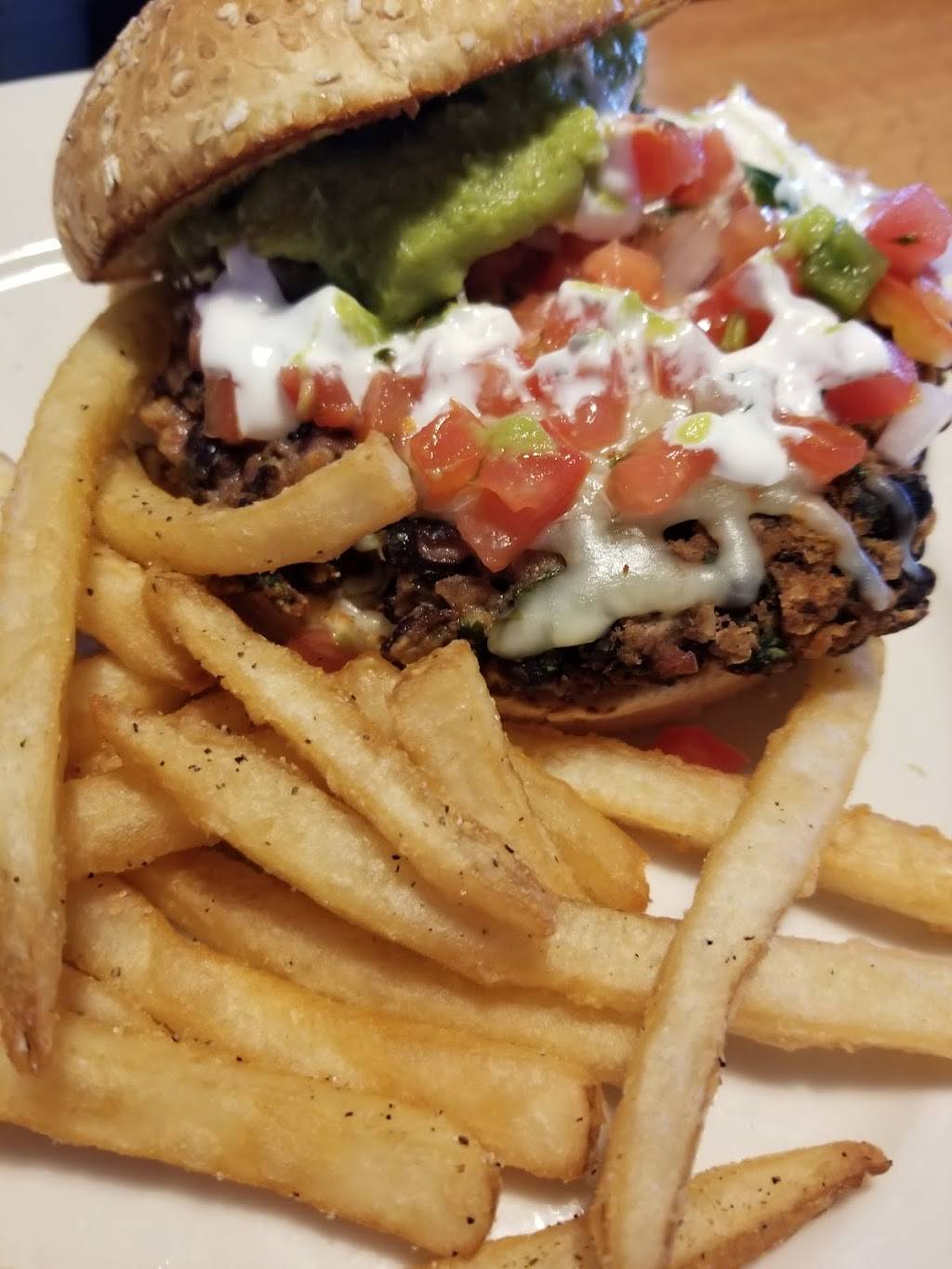 Scottys Brewhouse | restaurant | 302 N Walnut St, Bloomington, IN 47404, USA | 8123335151 OR +1 812-333-5151