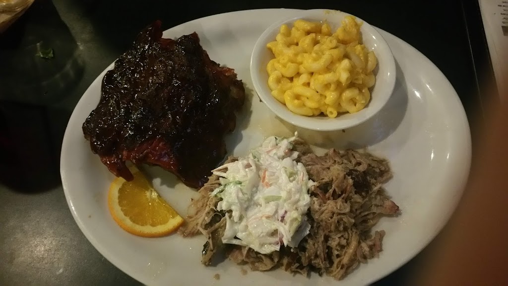 The Jarrettsville Pit | restaurant | 3701 Federal Hill Rd, Jarrettsville, MD 21084, USA | 4106927950 OR +1 410-692-7950