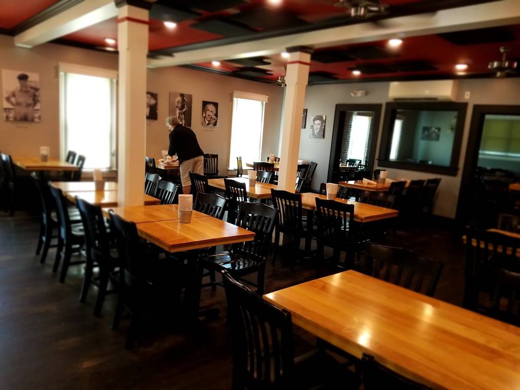 Fork in the Road Restaurant | restaurant | 215 N Rochester St, Mukwonago, WI 53149, USA | 2623637849 OR +1 262-363-7849