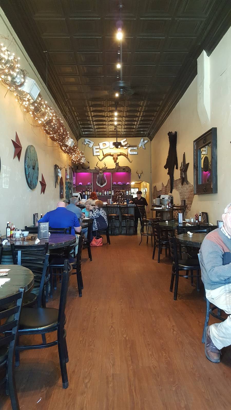 Redneck Bar & Grill | restaurant | 211 Main St, Sulphur Springs, TX 75482, USA | 9038851600 OR +1 903-885-1600