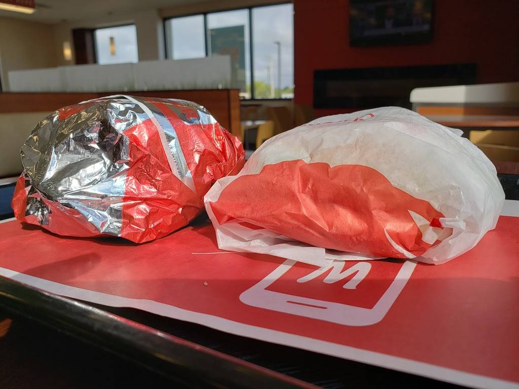 Wendys | restaurant | 5965 E Riverside Blvd, Rockford, IL 61114, USA | 8156369612 OR +1 815-636-9612