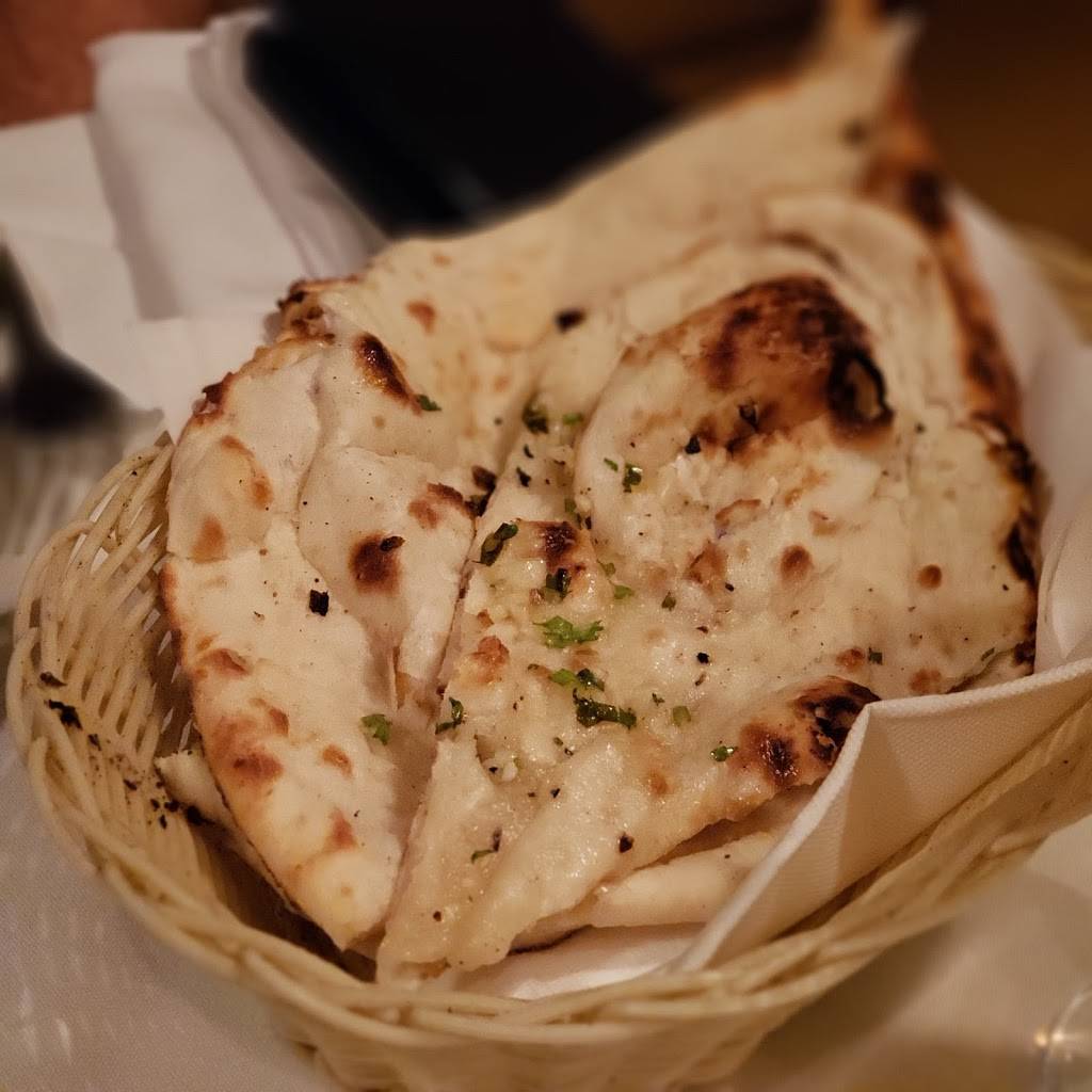 Delhi Bistro | restaurant | 2214 Queen St E, Toronto, ON M4E 1E9, Canada | 6473516112 OR +1 647-351-6112