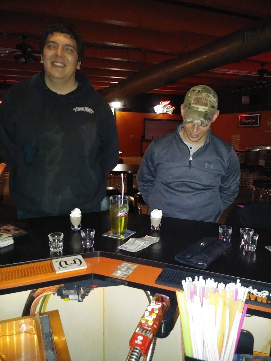 Muddy Waters | restaurant | WI-76, Shiocton, WI 54170, USA | 9209861304 OR +1 920-986-1304