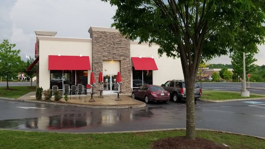 Panda Express | meal takeaway | 236 Crooked Run Plaza, Front Royal, VA 22630, USA | 5405519975 OR +1 540-551-9975