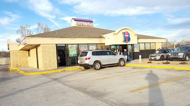 Braums Ice Cream & Burger Restaurant | restaurant | 6821 NW 23rd St, Bethany, OK 73008, USA | 4057878930 OR +1 405-787-8930