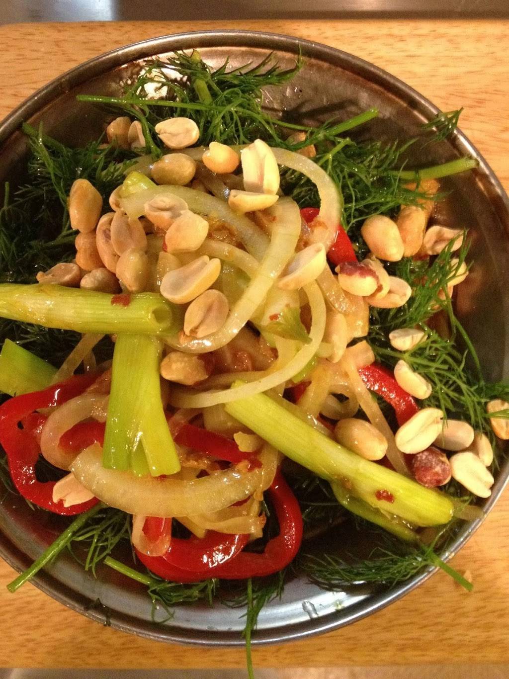 Truc Orient Express | restaurant | 3 Harris St, West Stockbridge, MA 01266, USA | 4132324204 OR +1 413-232-4204