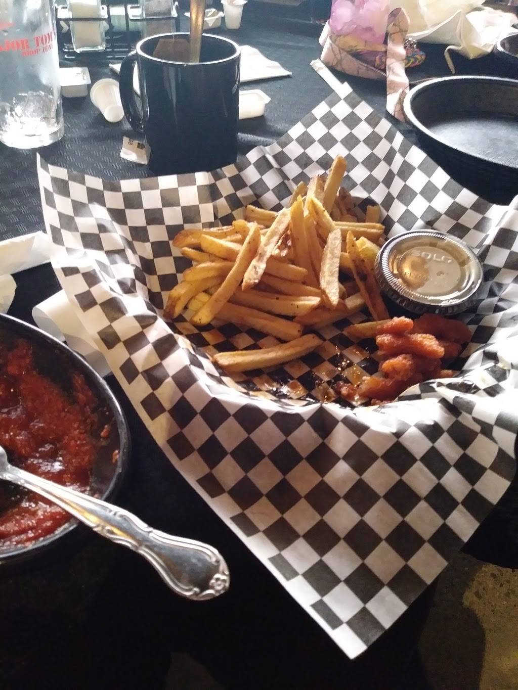 Major Toms Drop Zone | restaurant | 5842 Camp Rd, Hamburg, NY 14075, USA | 7166496100 OR +1 716-649-6100