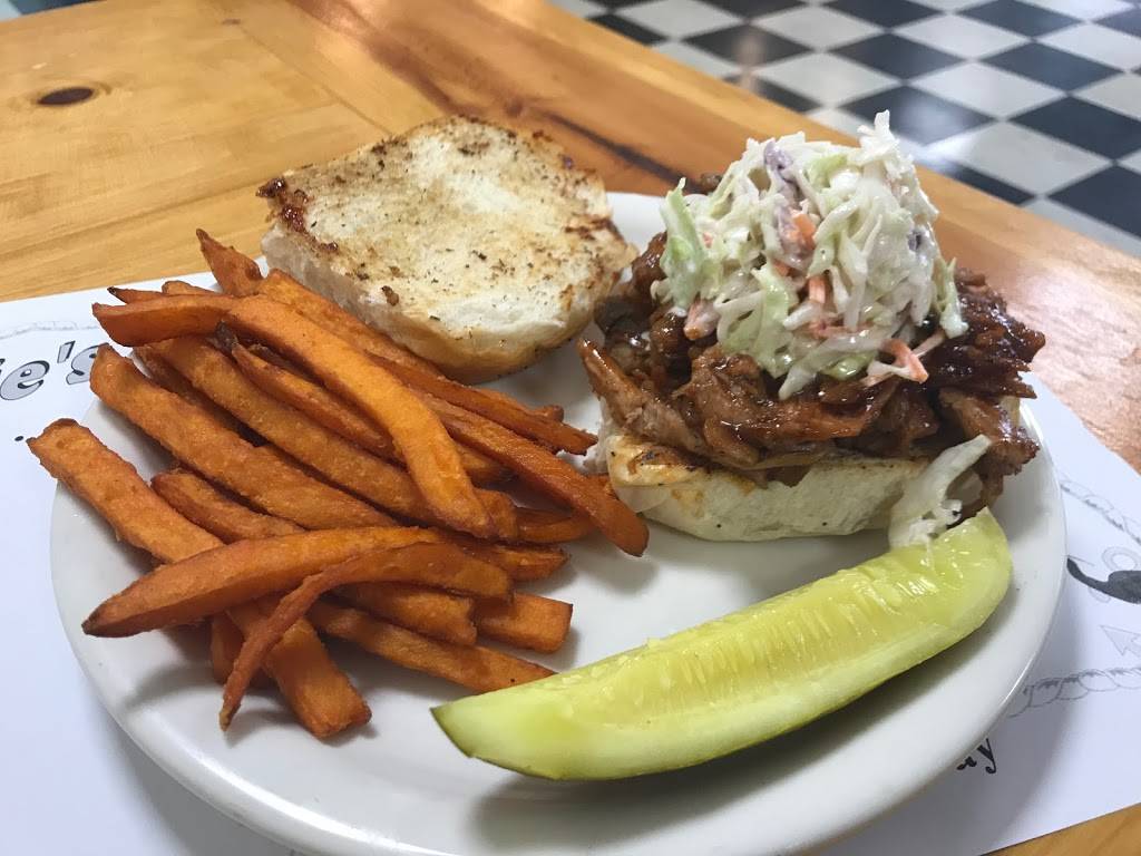 Jackies Place Restaurant | restaurant | 13227 US-19, Hudson, FL 34667, USA | 7276053006 OR +1 727-605-3006