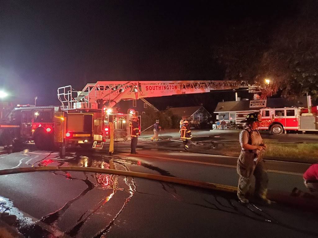 Verona’s Pizza | restaurant | 1300 Meriden-Waterbury Turnpike, Plantsville, CT 06479, USA | 8606210200 OR +1 860-621-0200