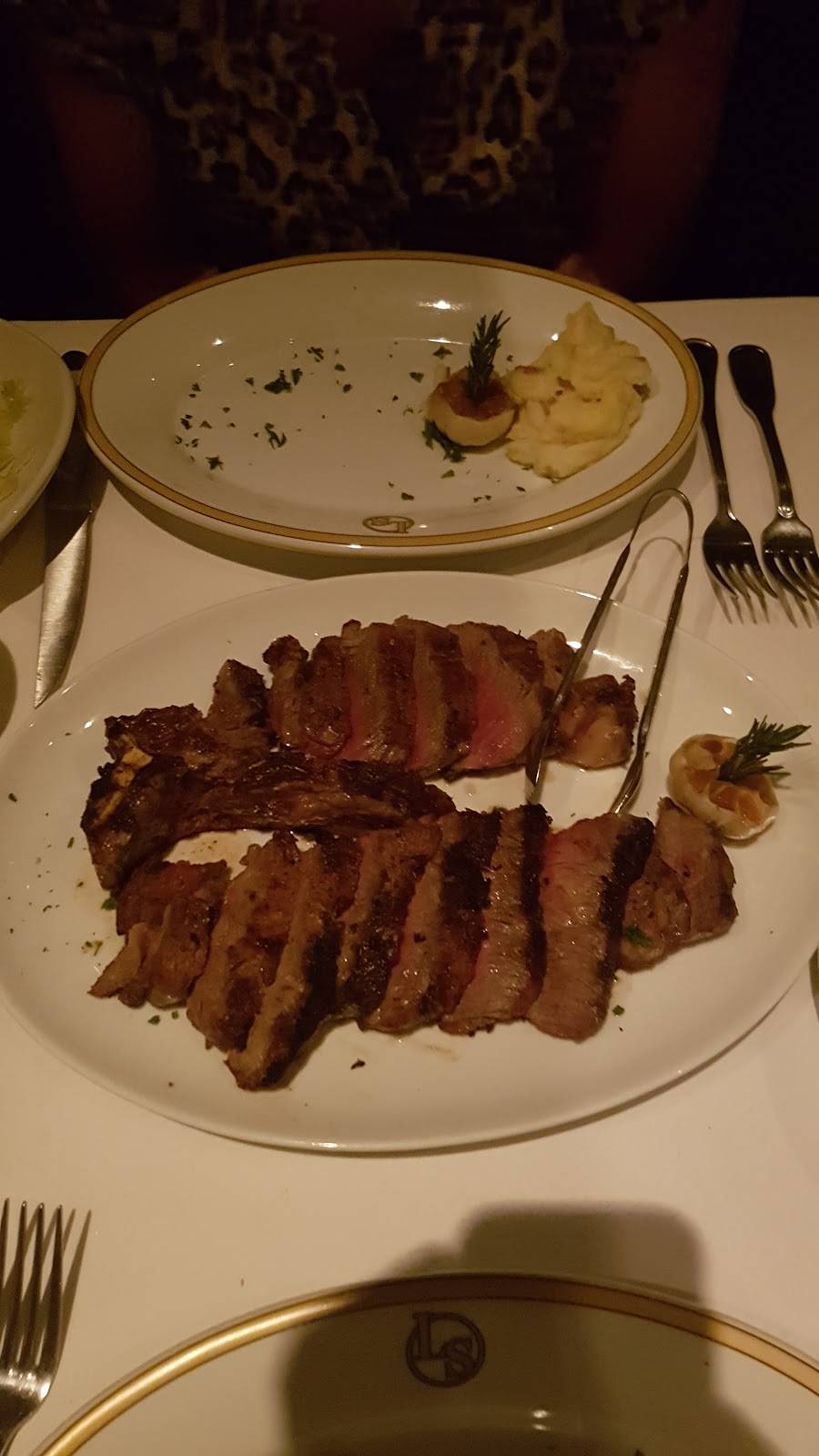 Larsens Steakhouse | restaurant | 16101 Ventura Blvd Suite 270, Encino, CA 91436, USA | 8183869500 OR +1 818-386-9500