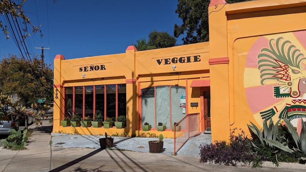 Señor Veggie | restaurant | 620 S Presa St, San Antonio, TX 78210, USA | 2102280073 OR +1 210-228-0073