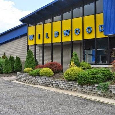Wildwood Bowling Center | meal takeaway | 3951 Lake Ave, Riverhead, NY 11901, USA | 6317276622 OR +1 631-727-6622