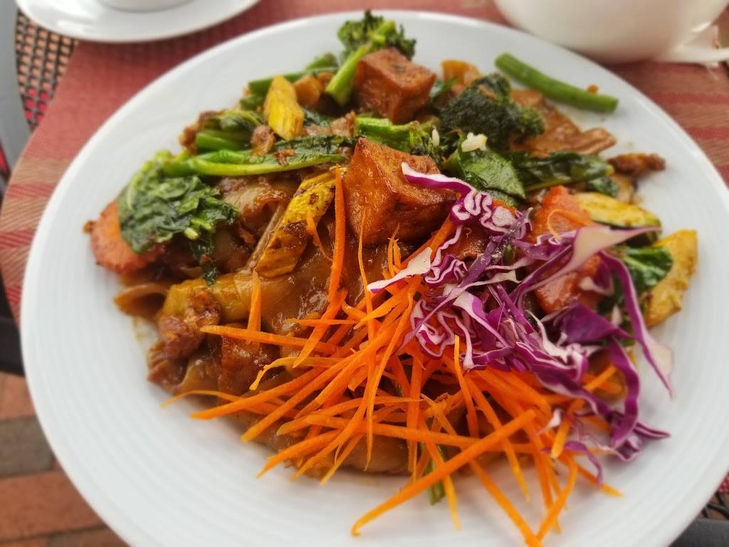 Siam Corner Thai Kitchen & Pho | restaurant | 199 Broad St, Windsor, CT 06095, USA | 8602988082 OR +1 860-298-8082