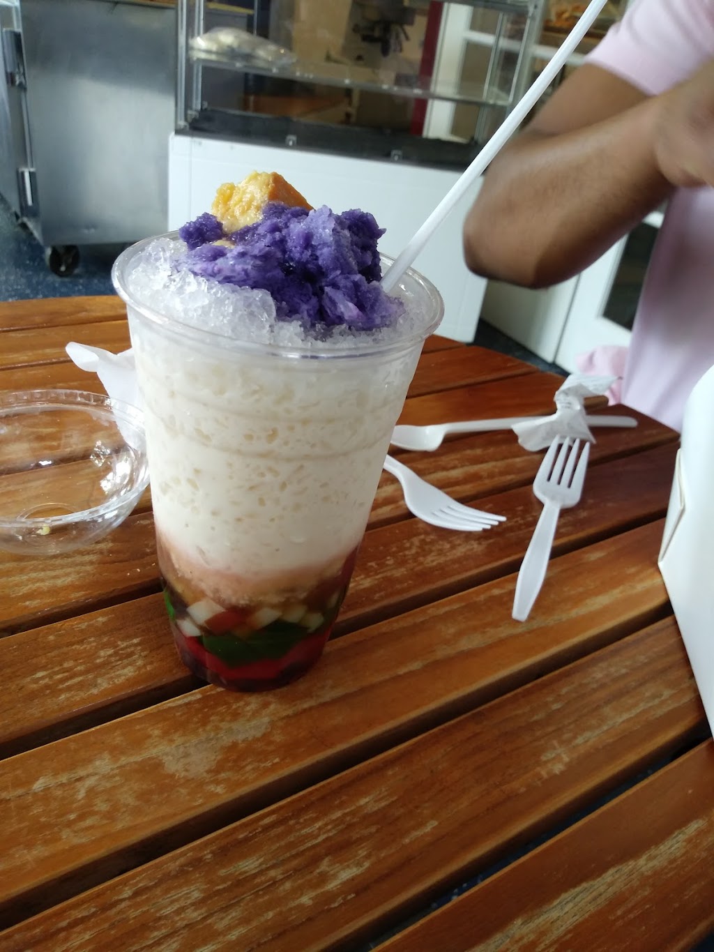 St. Barbra Pinoy Bakery | restaurant | 2311 SW 6th Ave, Portland, OR 97201, USA | 5034447170 OR +1 503-444-7170