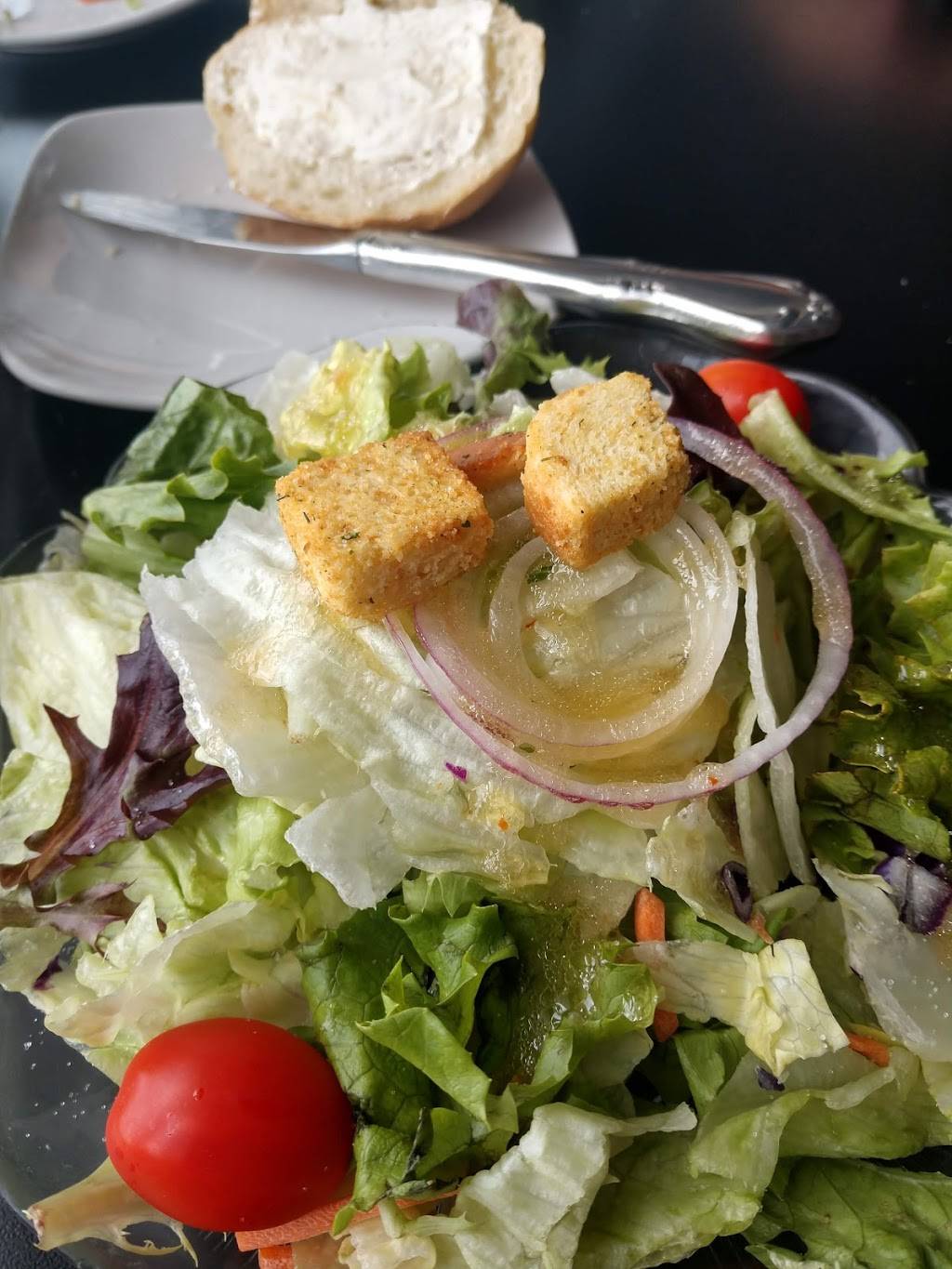 Foxys | restaurant | 18187 Reed Point Rd, Fishers Landing, NY 13641, USA | 3156863781 OR +1 315-686-3781