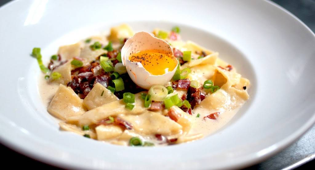 Mista | restaurant | 955 Rue Laurier, Beloeil, QC J3G 4K9, Canada | 4504645667 OR +1 450-464-5667