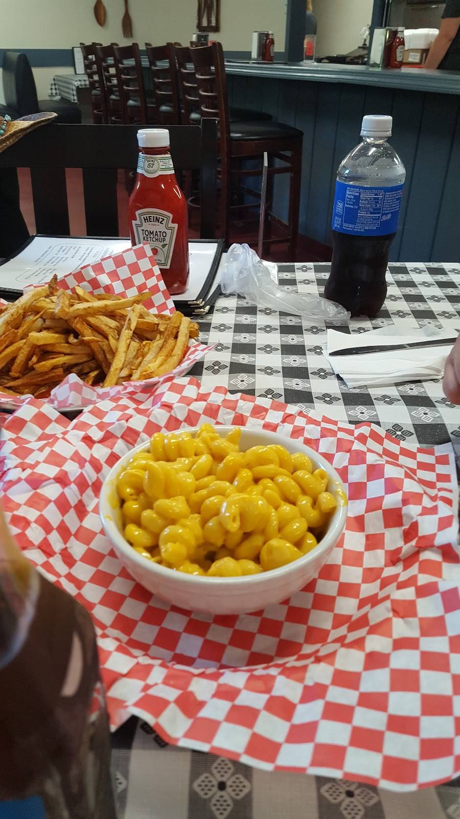 Creek N Rail Cafe | restaurant | 105 Jefferson St, Spraggs, PA 15362, USA | 3044328444 OR +1 304-432-8444