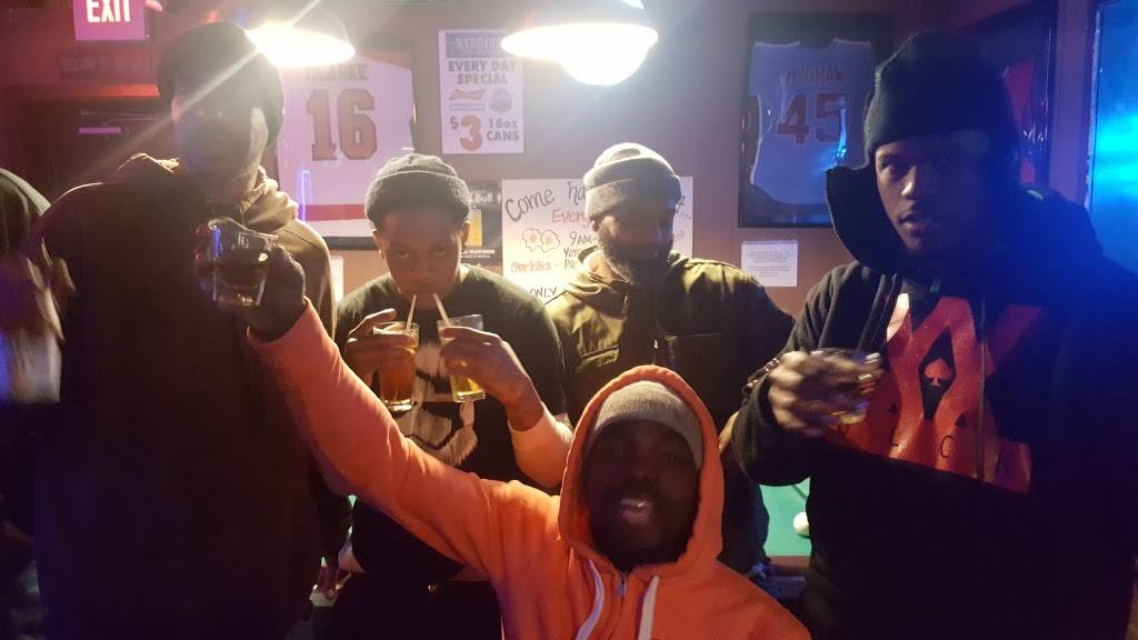 Stadium Bar & Grill | restaurant | 3105 Veteran Hwy, Bristol, PA 19007, USA | 2157855290 OR +1 215-785-5290