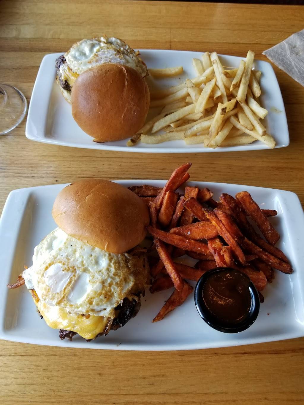 Applebees Grill + Bar | restaurant | 526 Boston Post Rd, Orange, CT 06477, USA | 2037955762 OR +1 203-795-5762