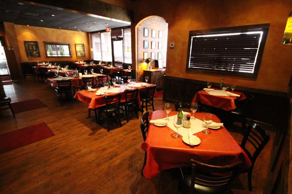 Lomontes Italian Restaurant and Pizzeria | restaurant | 815 Plantation Dr #180, Richmond, TX 77406, USA | 2812328290 OR +1 281-232-8290