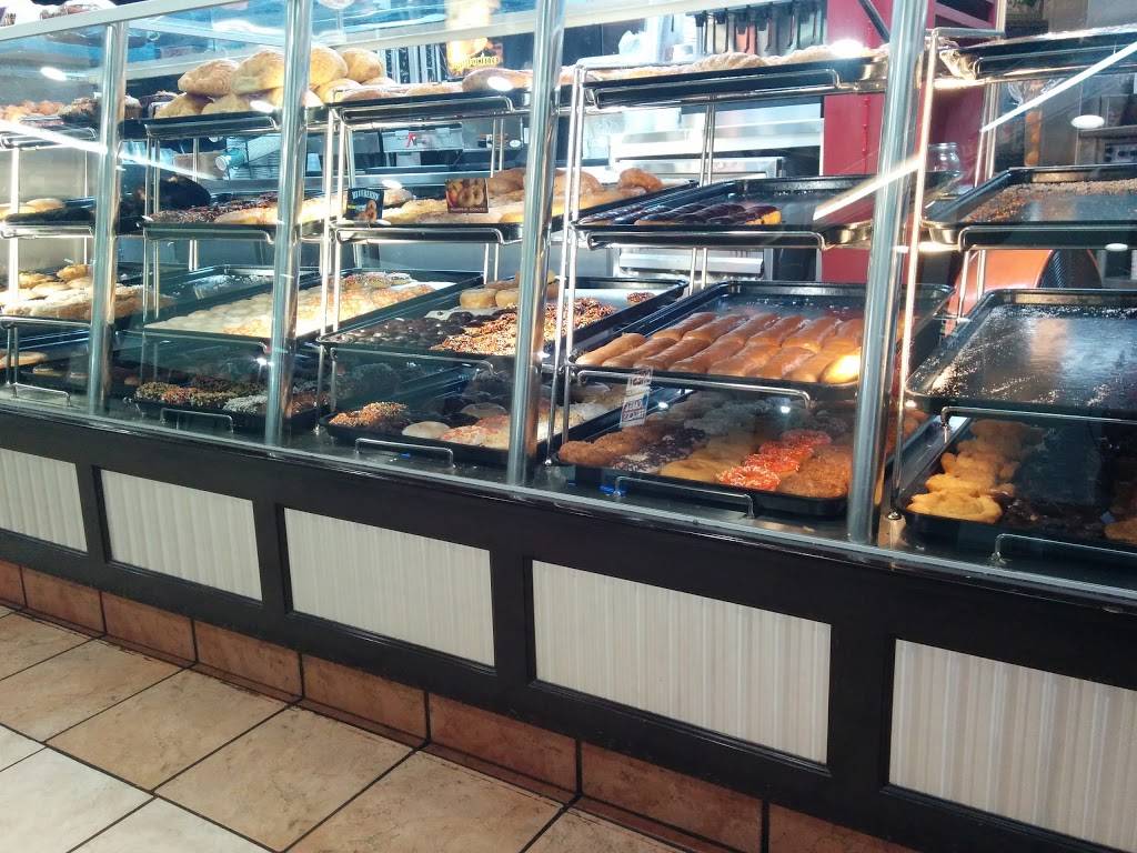 Yum Yum Donuts | bakery | 932 W Highland Ave, San Bernardino, CA 92405, USA | 9098829269 OR +1 909-882-9269