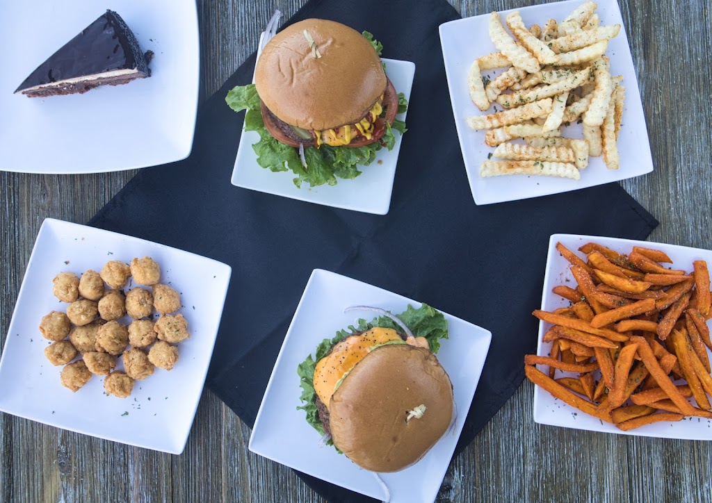 Burger Master | restaurant | 2707 Boston Ave, San Diego, CA 92101, USA | 6192125006 OR +1 619-212-5006