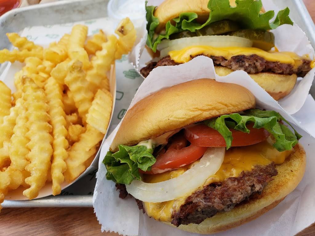 Shake Shack | restaurant | 675 Camino De La Reina, San Diego, CA 92108, USA | 6193911626 OR +1 619-391-1626