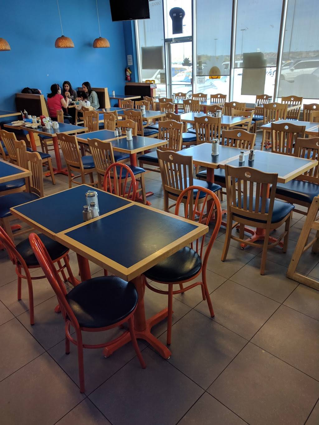 Daybreak | restaurant | 547 Holland St W, Bradford, ON L3Z 0C1, Canada | 9057751300 OR +1 905-775-1300