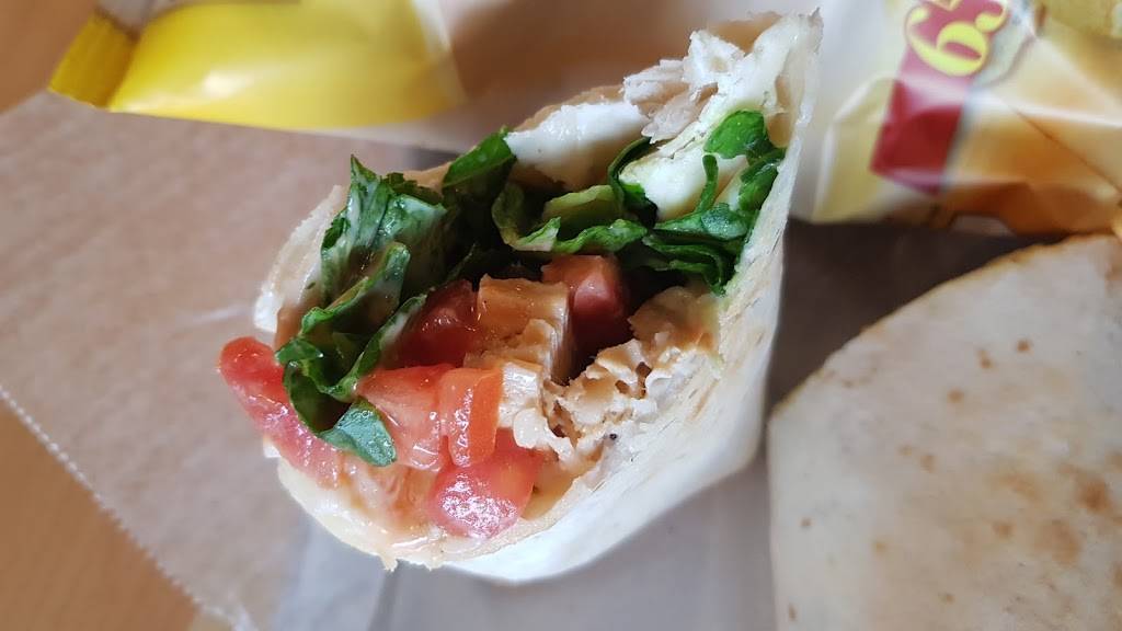 Tropical Smoothie Cafe | restaurant | 2491 S Federal Hwy, Jensen Beach, FL 34957, USA | 7726928088 OR +1 772-692-8088