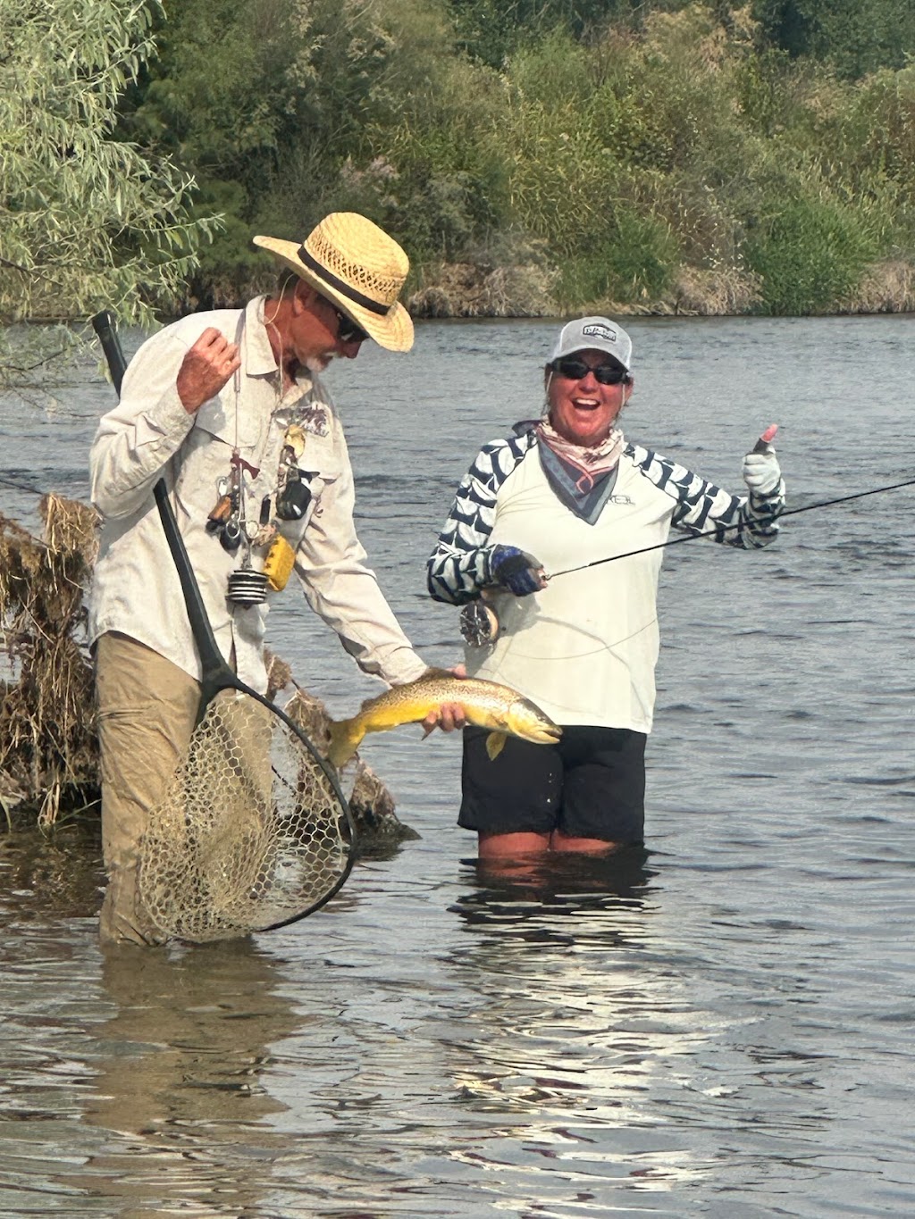 Bighorn Trout Shop & Lodge | restaurant | 7477 Park Dale Ct, Fort Smith, MT 59035, USA | 4066662375 OR +1 406-666-2375