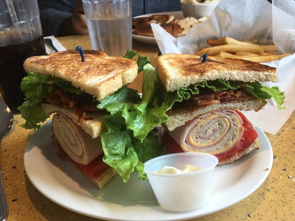 Noshville Delicatessen | restaurant | 4014 Hillsboro Cir, Nashville, TN 37215, USA | 6152693535 OR +1 615-269-3535