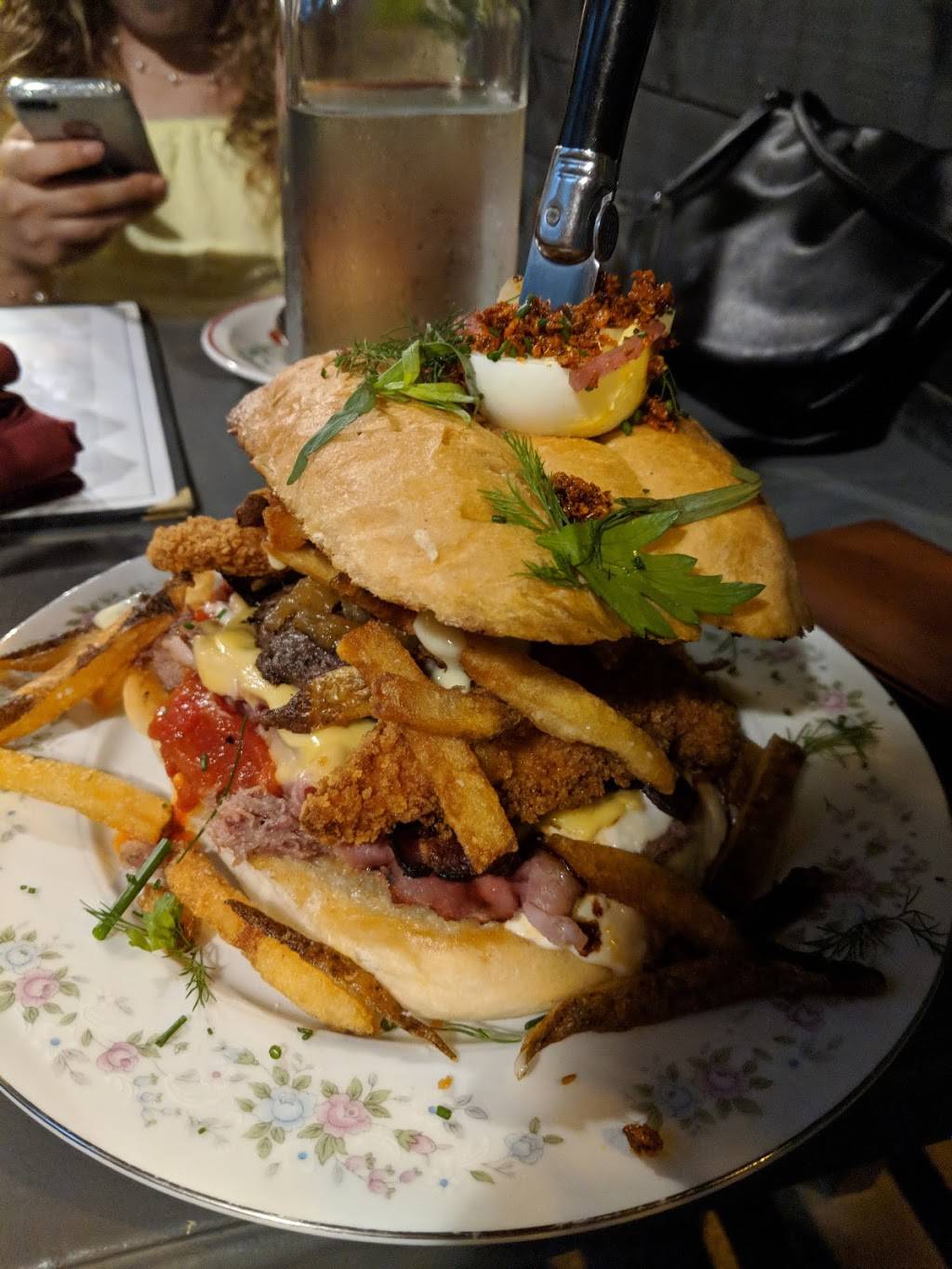 Scofflaw | restaurant | 3201 W Armitage Ave, Chicago, IL 60647, USA | 7732529700 OR +1 773-252-9700