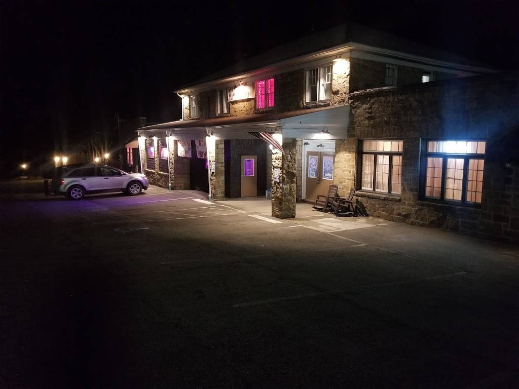 Pops Pub & Grub Inn | restaurant | 1129 US-30, Laughlintown, PA 15655, USA | 7242382500 OR +1 724-238-2500