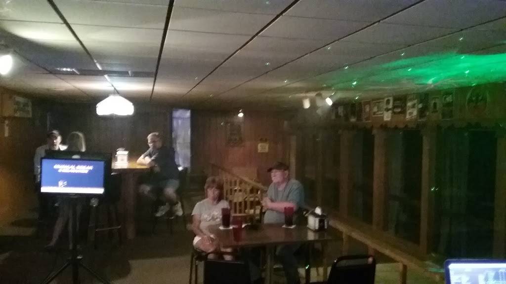 Bunkers LLC | restaurant | 220 Old Rte 36, Illiopolis, IL 62539, USA | 2174865100 OR +1 217-486-5100