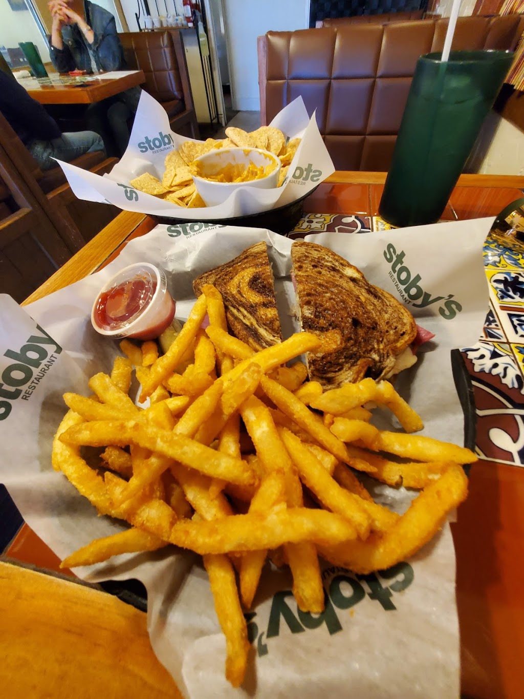 Stobys Restaurant | restaurant | 405 W Parkway Dr, Russellville, AR 72801, USA | 4799683816 OR +1 479-968-3816