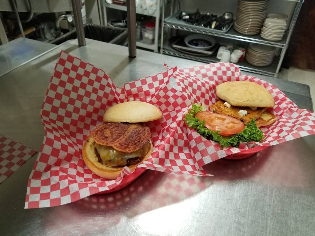 The Hideaway | restaurant | 107 W Mill St #9776, Chaseburg, WI 54621, USA | 6084832777 OR +1 608-483-2777