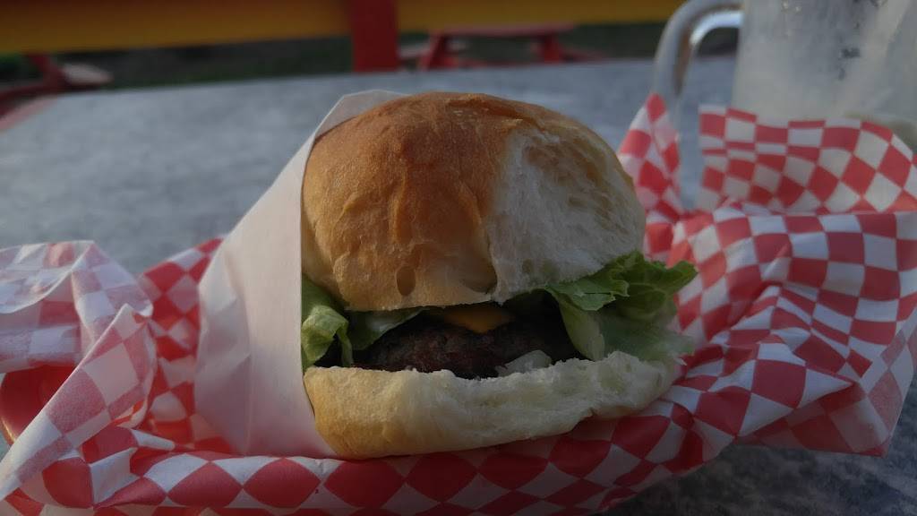 Milltown Drive In | restaurant | 125 Main St W, Milltown, WI 54858, USA | 7158253389 OR +1 715-825-3389