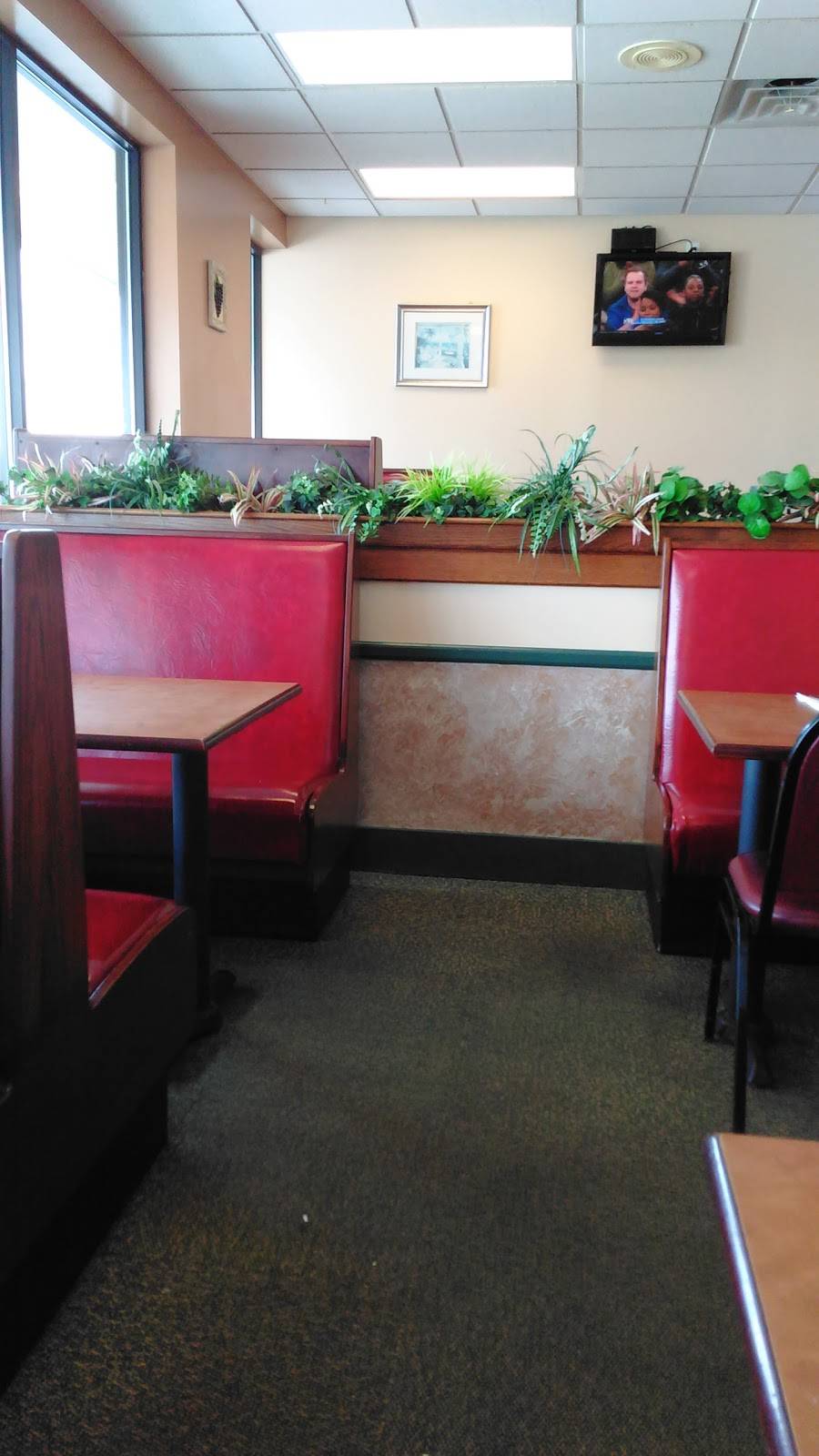 American Table Family Restaurant | restaurant | 580 Craig Dr # 1, Perrysburg, OH 43551, USA | 4199318715 OR +1 419-931-8715