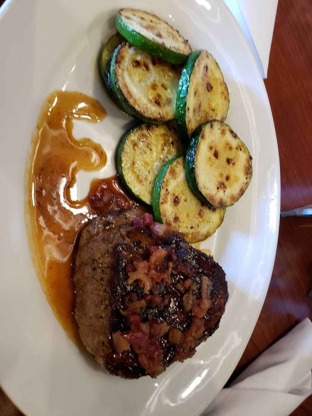 Ruby Tuesday | restaurant | 604 N Bluff Rd, Collinsville, IL 62234, USA | 6183459148 OR +1 618-345-9148